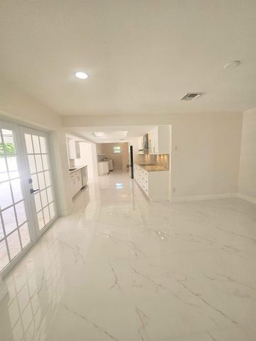 599 NW 12th Avenue, Boca Raton, FL 33486