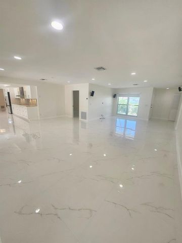 599 NW 12th Avenue, Boca Raton, FL 33486