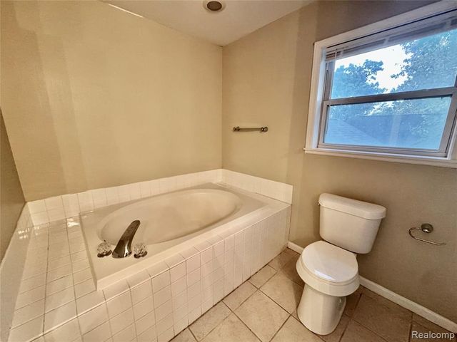 911 Old Hickory Lane, Orion Twp, MI 48362