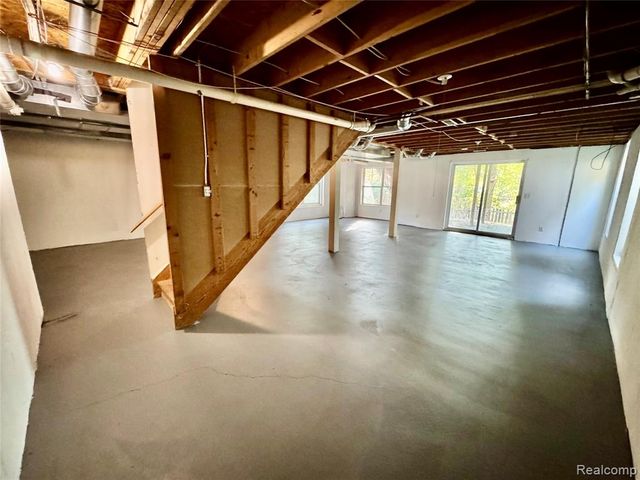 911 Old Hickory Lane, Orion Twp, MI 48362