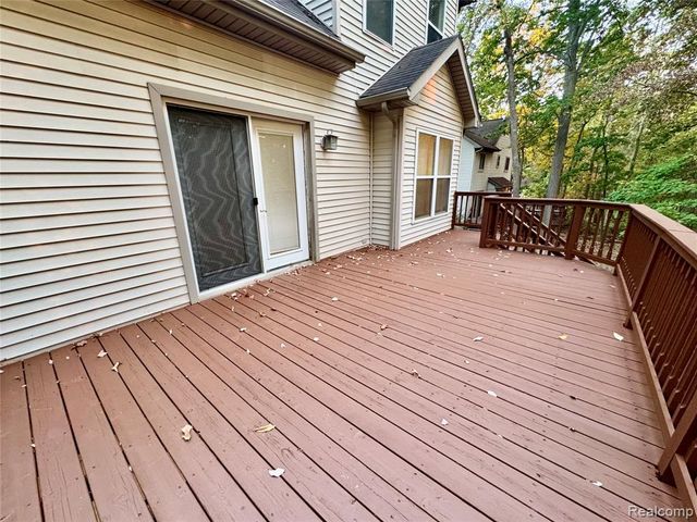 911 Old Hickory Lane, Orion Twp, MI 48362