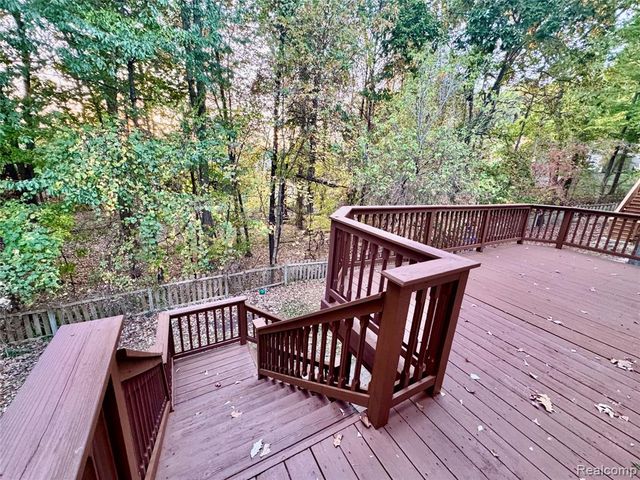 911 Old Hickory Lane, Orion Twp, MI 48362