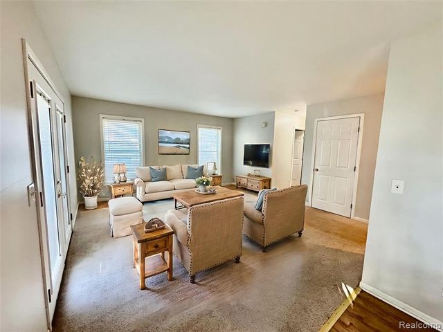 911 Old Hickory Lane, Orion Twp, MI 48362