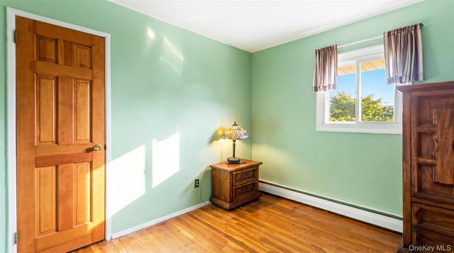 25 Whitebirch Lane, Commack, NY 11725