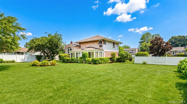 25 Whitebirch Lane, Commack, NY 11725