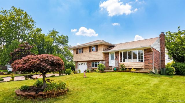 25 Whitebirch Lane, Commack, NY 11725