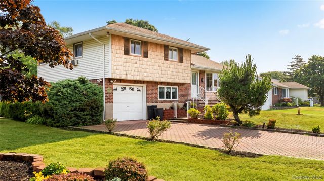 25 Whitebirch Lane, Commack, NY 11725