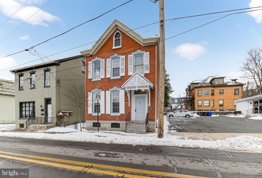 71 N CHARLOTTE ST, Pottstown, PA 19464