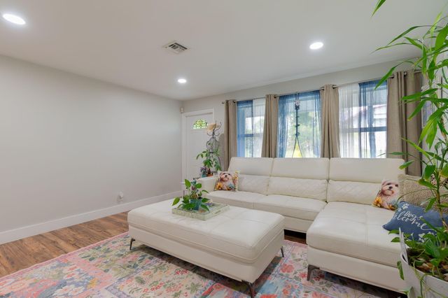 1318 CARDINAL Lane, Lantana, FL 33462