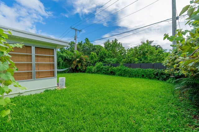 1318 CARDINAL Lane, Lantana, FL 33462