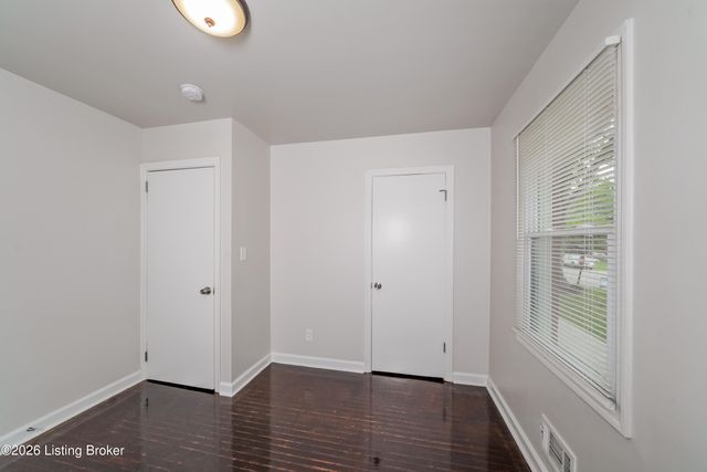 10214 Barkley Dr, Jeffersontown, KY 40299