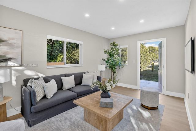 2805 NW 210th Ter, Miami Gardens, FL 33056