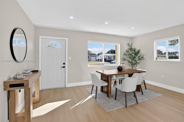 2805 NW 210th Ter, Miami Gardens, FL 33056