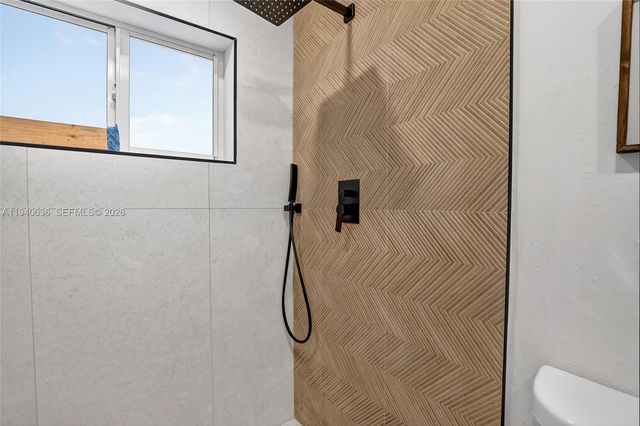 2805 NW 210th Ter, Miami Gardens, FL 33056