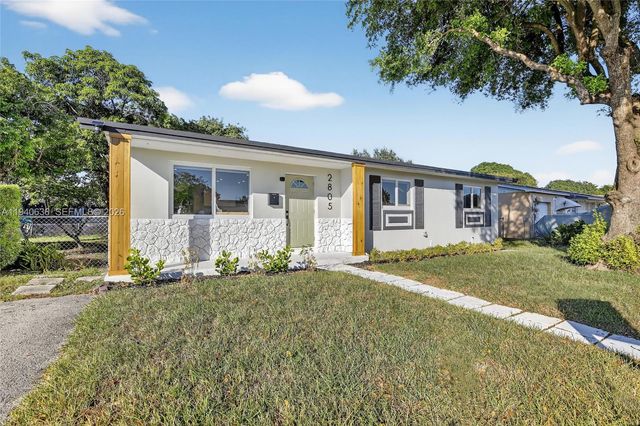 2805 NW 210th Ter, Miami Gardens, FL 33056