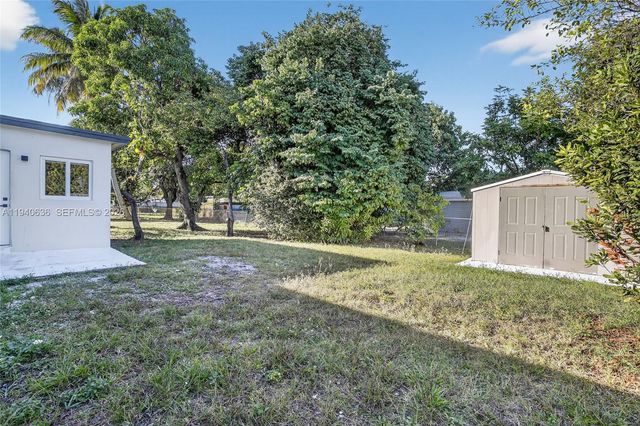 2805 NW 210th Ter, Miami Gardens, FL 33056