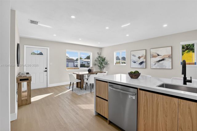 2805 NW 210th Ter, Miami Gardens, FL 33056