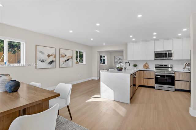 2805 NW 210th Ter, Miami Gardens, FL 33056