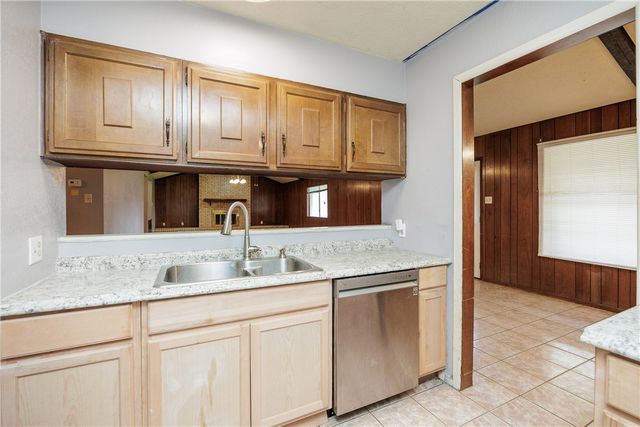 1101 Jefferson St, Alice, TX 78332