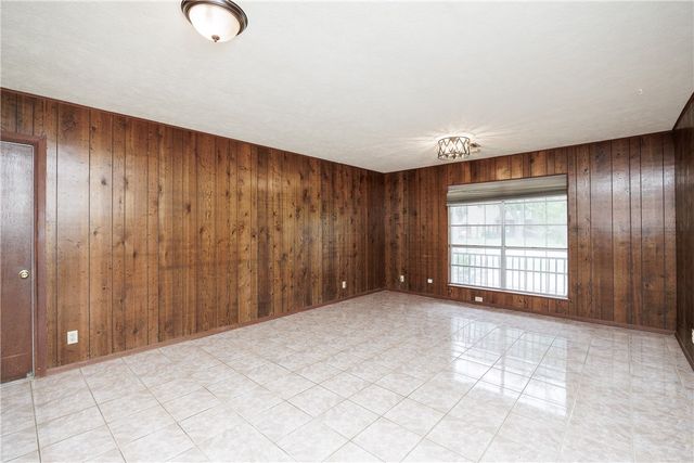 1101 Jefferson St, Alice, TX 78332