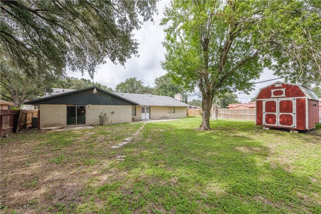 1101 Jefferson St, Alice, TX 78332