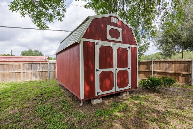 1101 Jefferson St, Alice, TX 78332