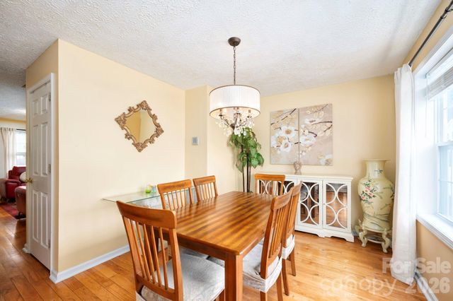 107 Loch Haven Road, Swannanoa, NC 28778