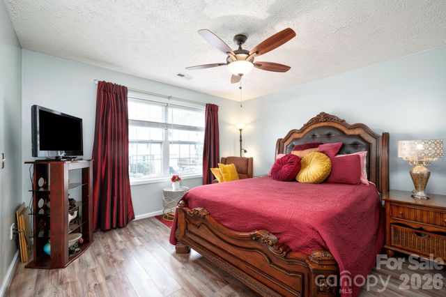 107 Loch Haven Road, Swannanoa, NC 28778