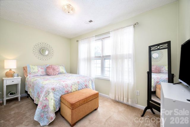 107 Loch Haven Road, Swannanoa, NC 28778