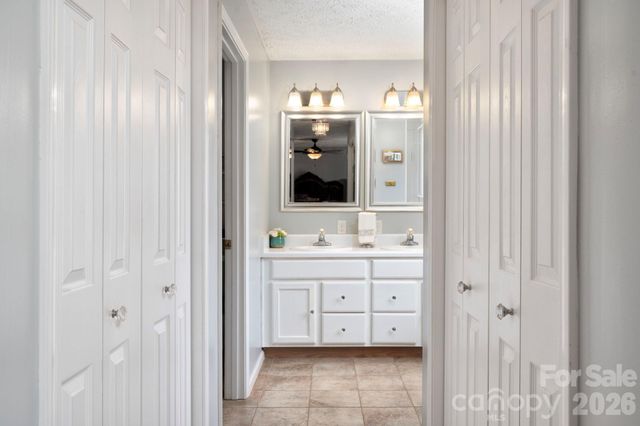 107 Loch Haven Road, Swannanoa, NC 28778