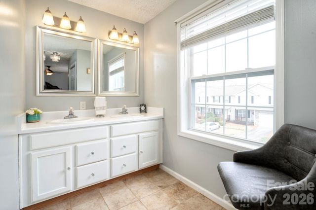 107 Loch Haven Road, Swannanoa, NC 28778