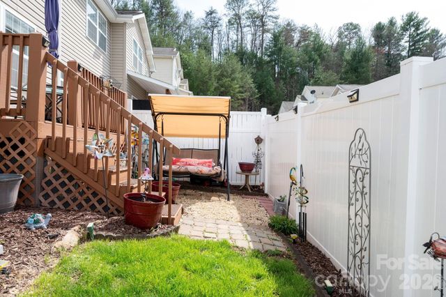 107 Loch Haven Road, Swannanoa, NC 28778