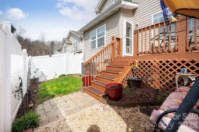 107 Loch Haven Road, Swannanoa, NC 28778