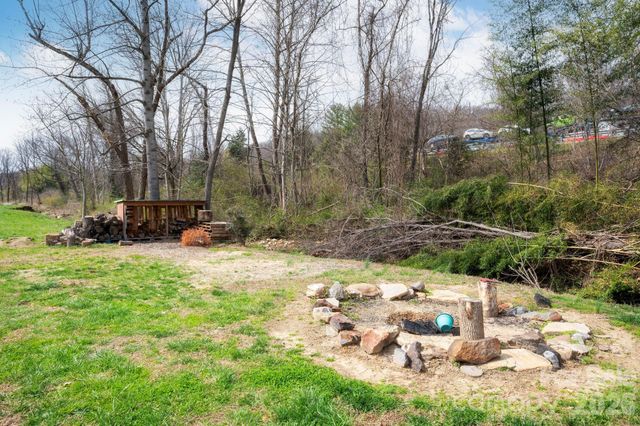 107 Loch Haven Road, Swannanoa, NC 28778