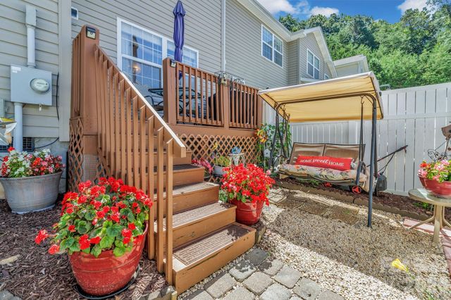 107 Loch Haven Road, Swannanoa, NC 28778