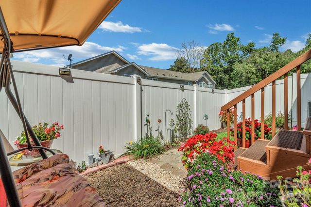 107 Loch Haven Road, Swannanoa, NC 28778