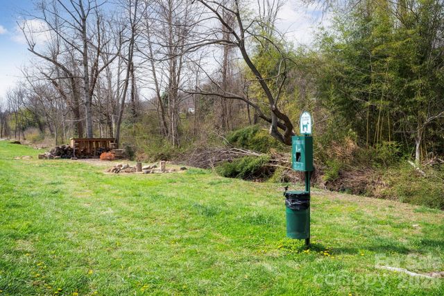 107 Loch Haven Road, Swannanoa, NC 28778