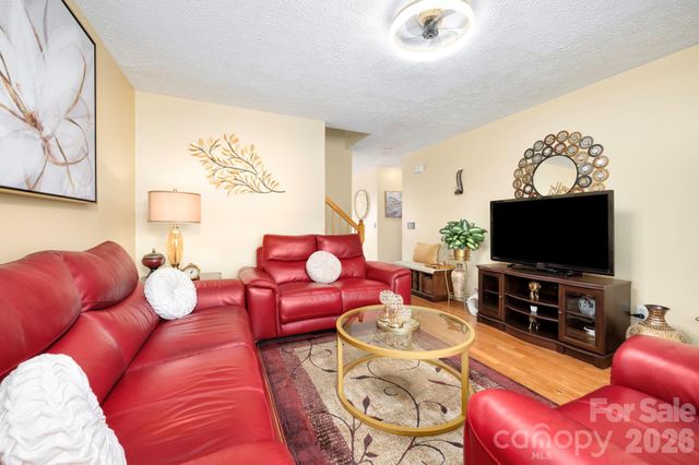 107 Loch Haven Road, Swannanoa, NC 28778