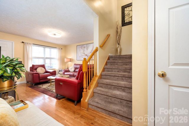 107 Loch Haven Road, Swannanoa, NC 28778