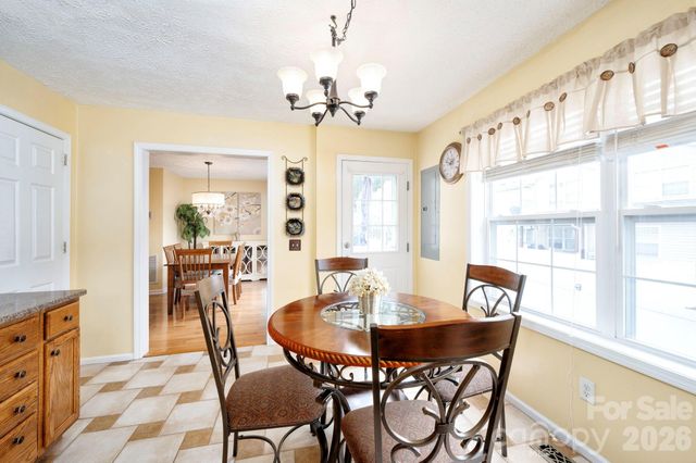 107 Loch Haven Road, Swannanoa, NC 28778