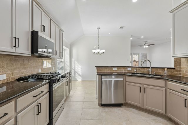 813 Park Place Lane, Mckinney, TX 75071