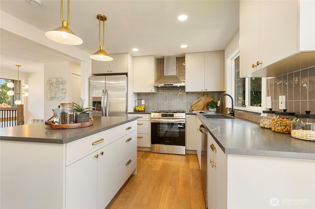 12907 87th Avenue NE, Kirkland, WA 98034