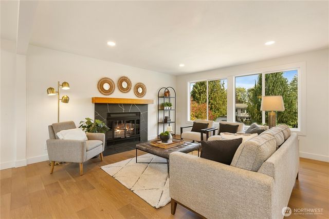 12907 87th Avenue NE, Kirkland, WA 98034