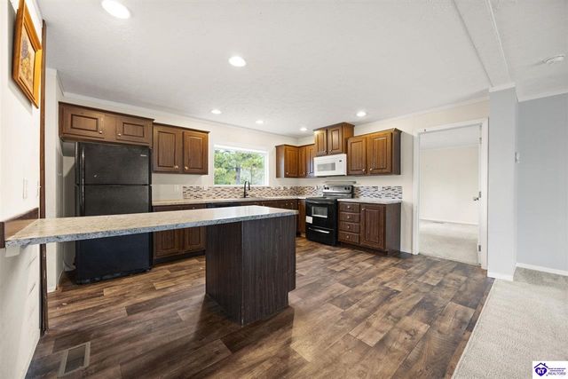 2646 Fort Avenue, Vine Grove, KY 40175