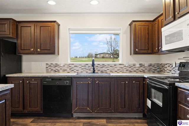 2646 Fort Avenue, Vine Grove, KY 40175