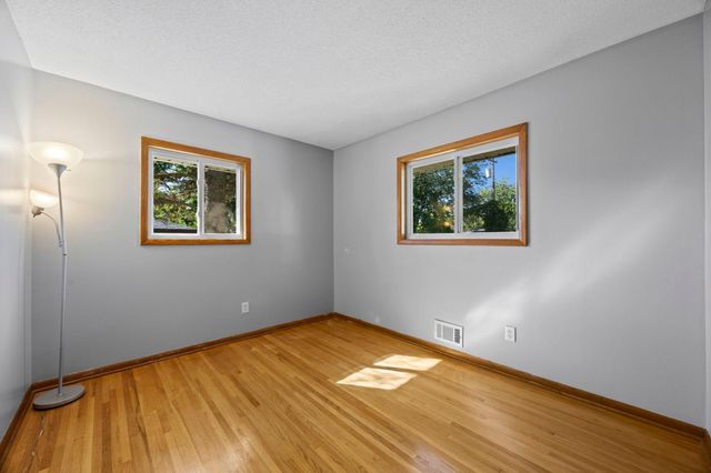 901 Sunny Lane, Anoka, MN 55303
