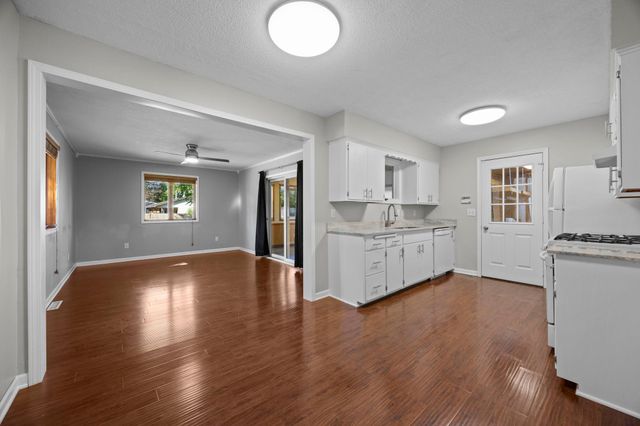 901 Sunny Lane, Anoka, MN 55303