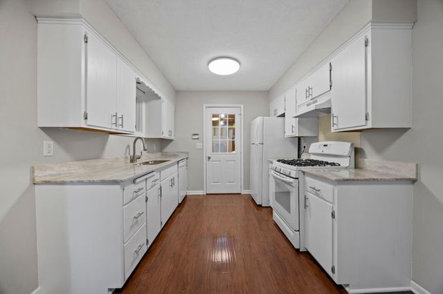 901 Sunny Lane, Anoka, MN 55303