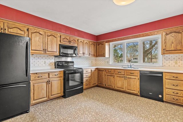12750 Green Meadow PLACE, Elm Grove, WI 53122