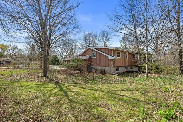 12750 Green Meadow PLACE, Elm Grove, WI 53122